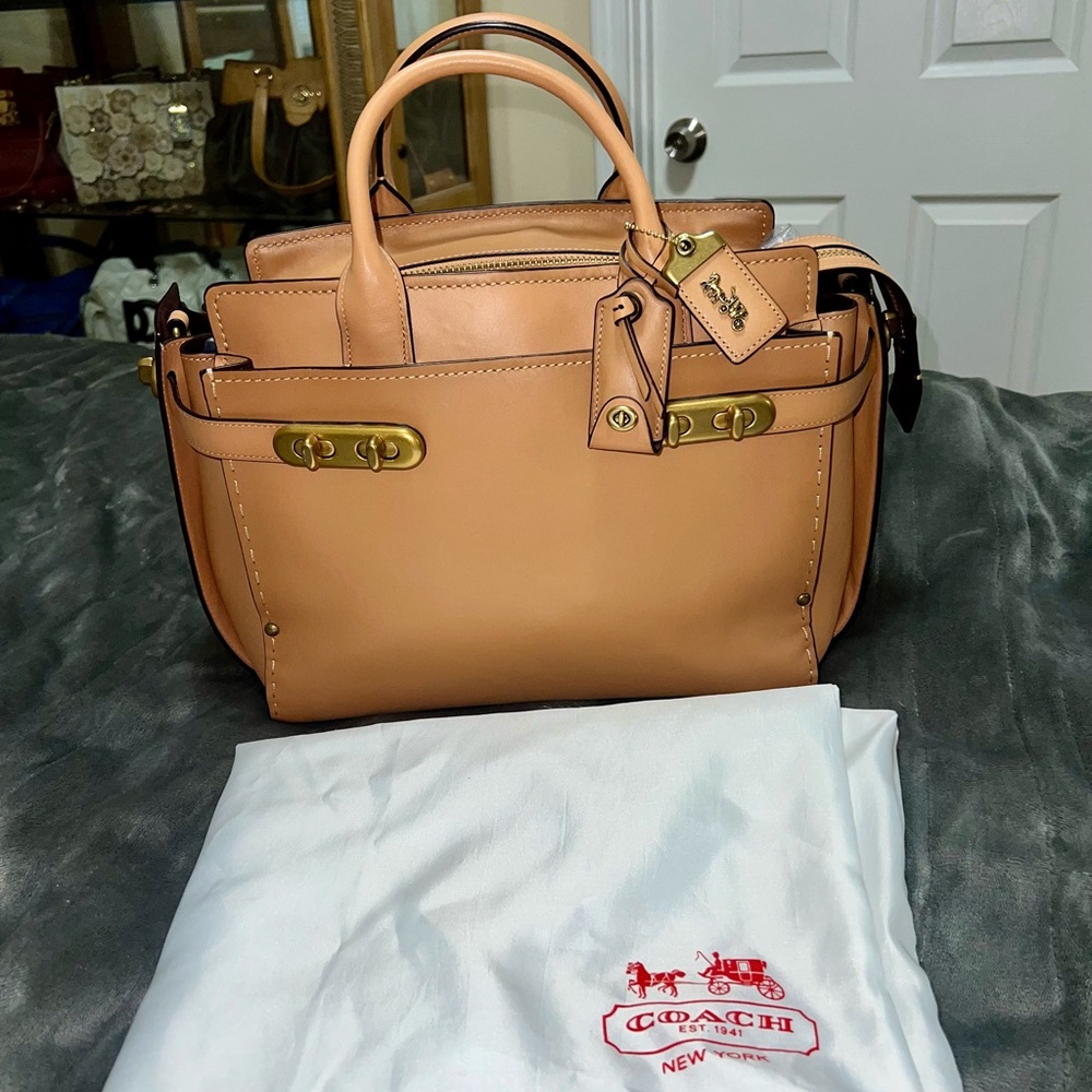 Coach Double Swagger in RARE COLOR Apricot